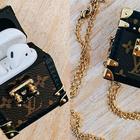 Louis Vuitton выпустил мини-сундук для наушников Apple