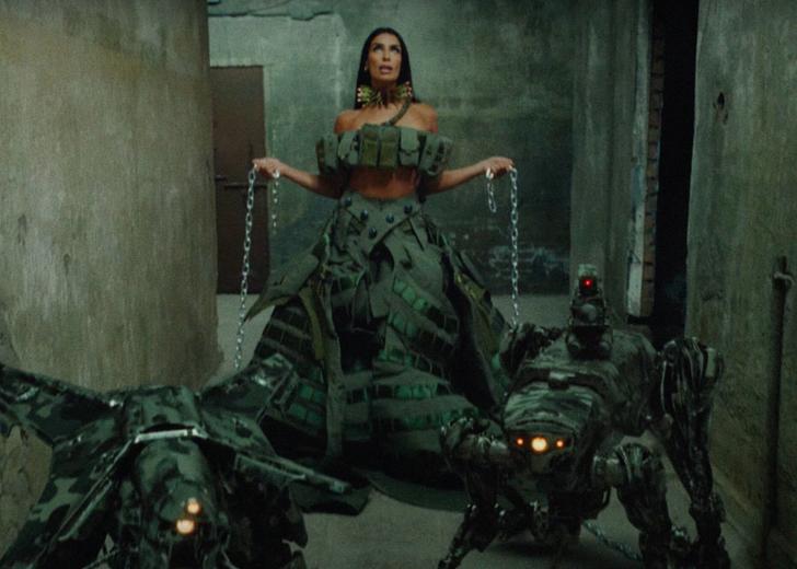 sevdaliza-muino-cover-dtf-magazine Sevdaliza released a new music video. It was directed by Tanu Muiño and styled by Margarita Shekel. Here’s how it went