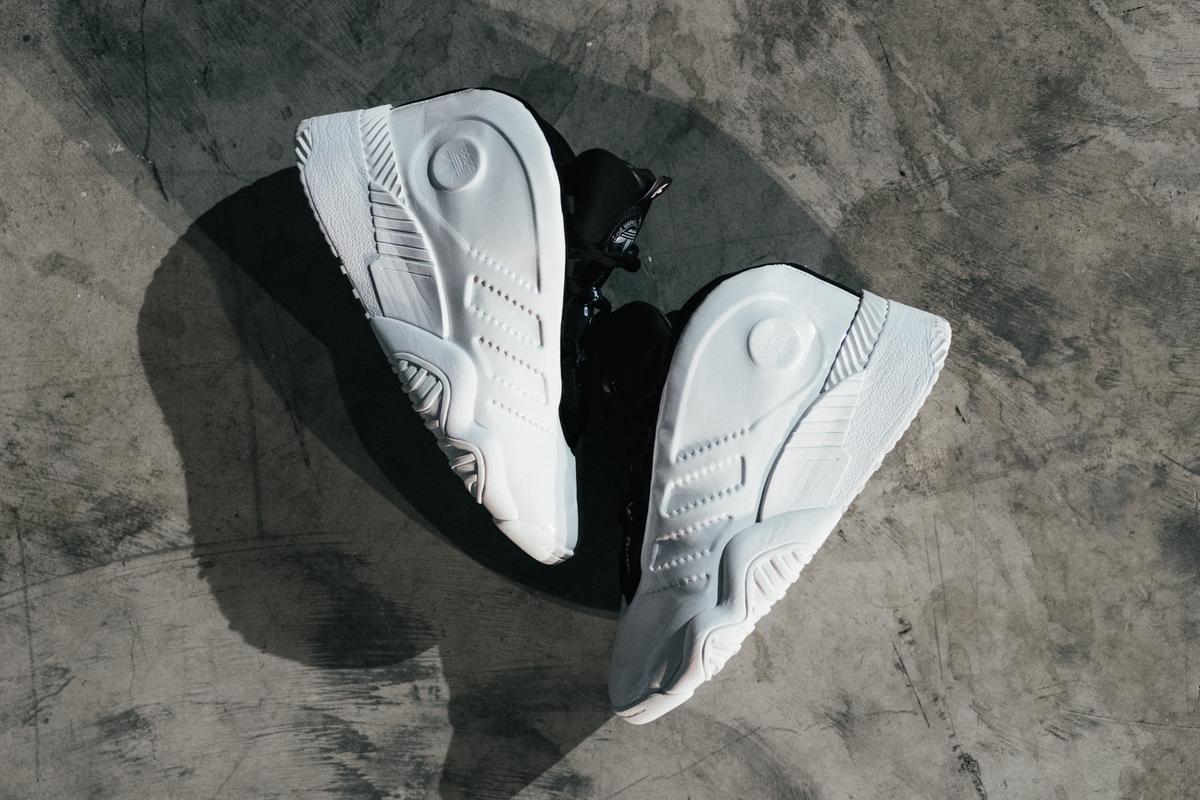 https---hypebeast.com-image-2018-06-alexander-wang-collection-1-ss19-14