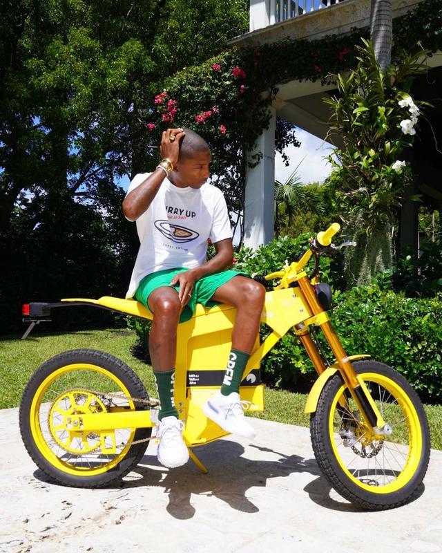 adidas-pharell-dtf-magazine