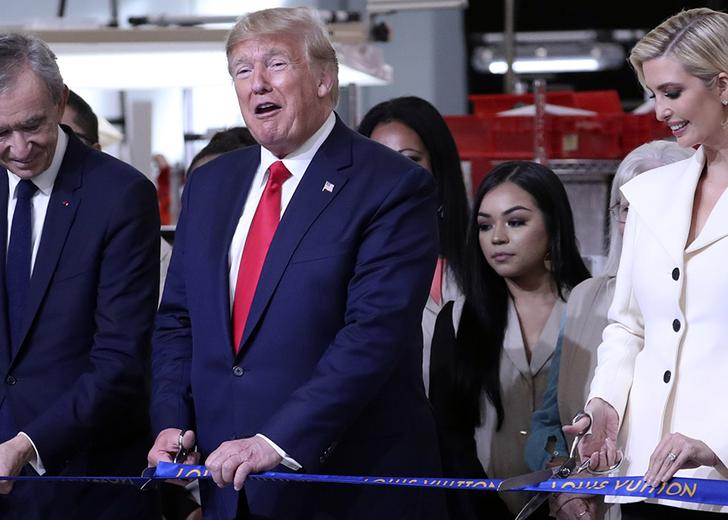 trump-louis-vuitton-factory-dtf-magazine «Лююи Вуутон»: Как Дональд Трамп открывал новую фабрику Louis Vuitton