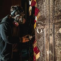 Street artist Vhils: “The digital world creates a feeling of eternity, but that's not quite true”