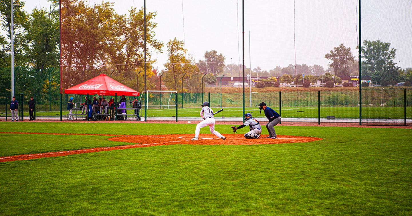 baseball-stadium-dtf-magazine3 У Києві відкрили бейсбольний стадіон