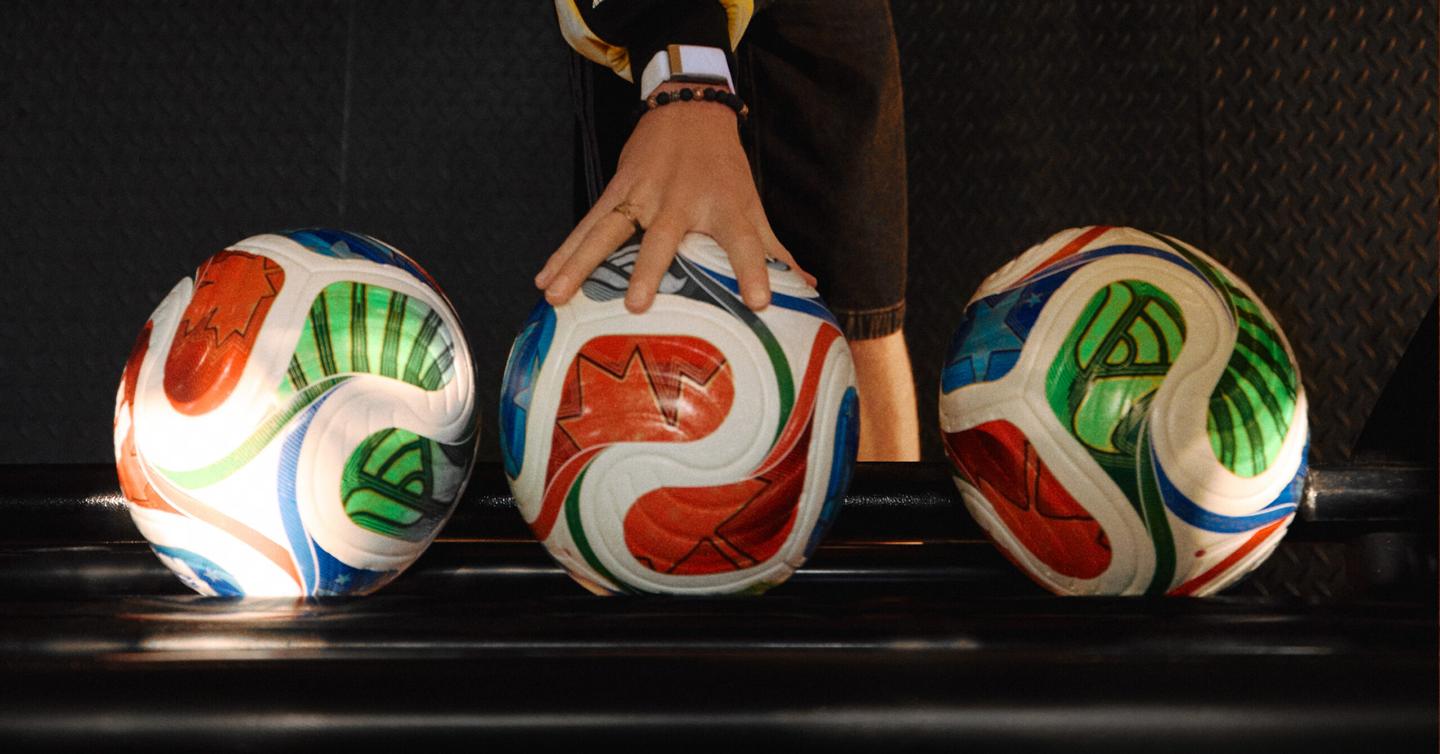 М'яч adidas TRIONDA для Чемпіонату світу з футболу 2026