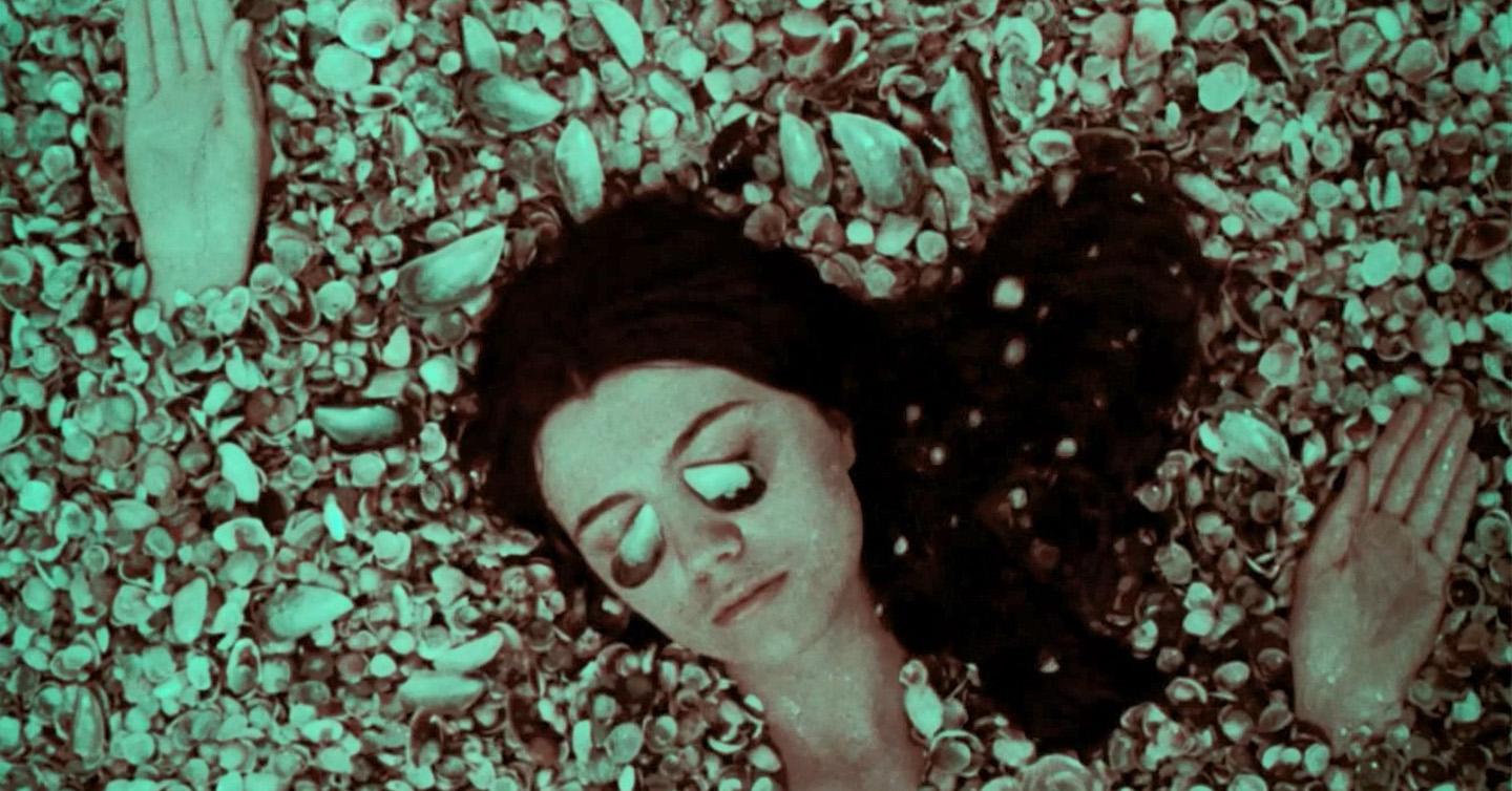 films-dovzhenko-online-dtf-magazine Кадр з фільму «Та, що входить в море» 1965 року