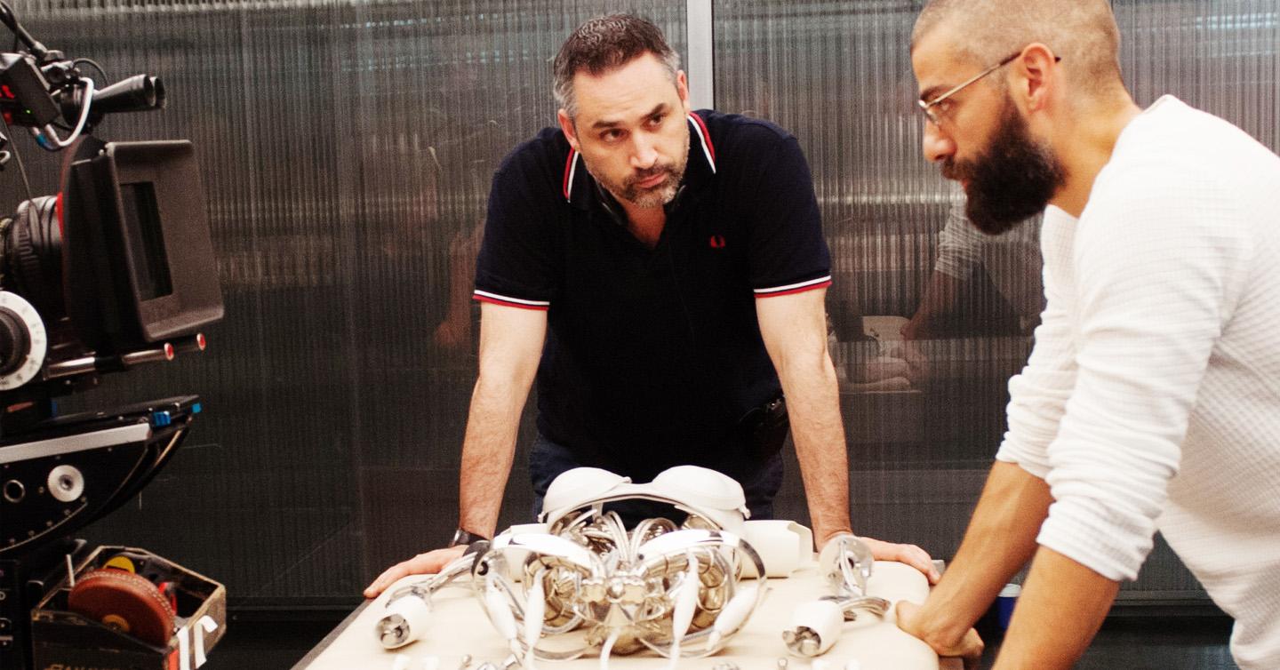 Алекс Ґарленд на зніманні Ex Machina