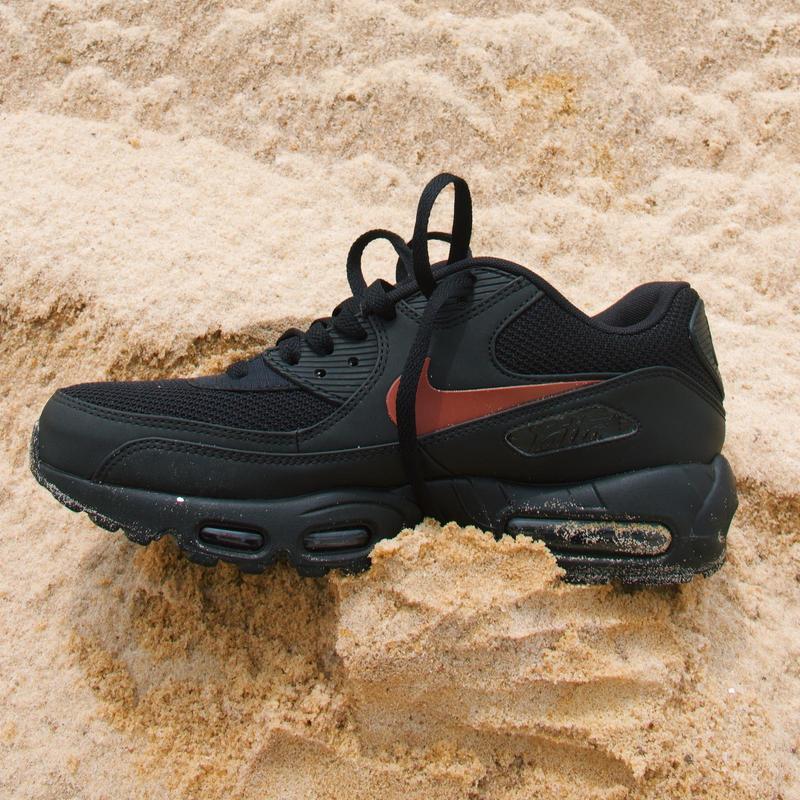 Patta_Nike_Stephen_Tayo_15.jpeg_Shoe_2_square_1600