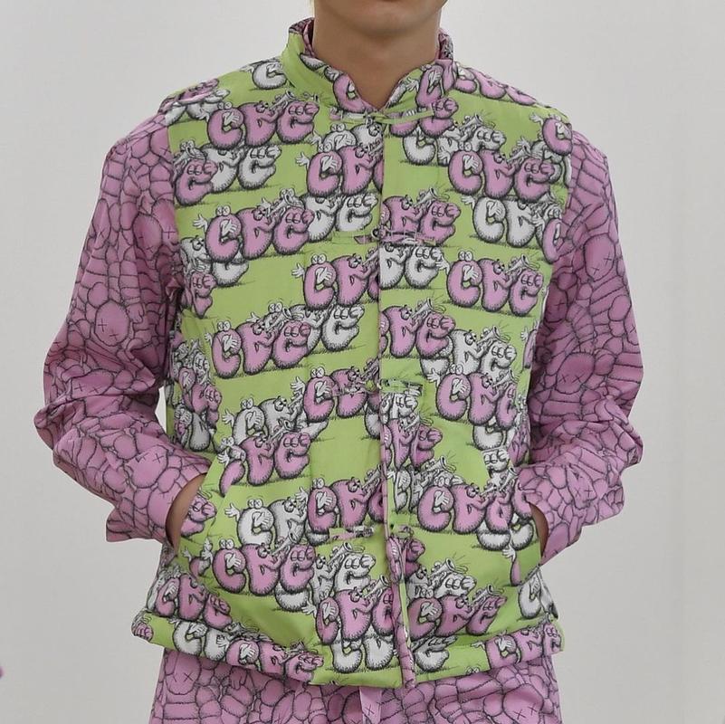 kaws-cdg-dtf-magazine-3