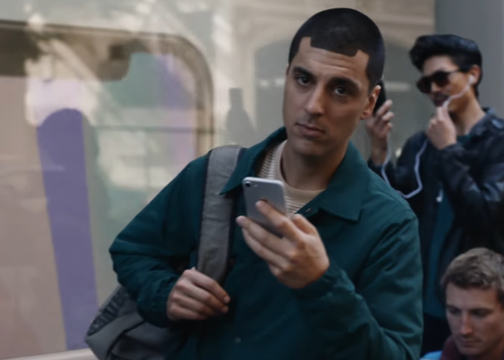 samsung_galaxy_iphone_apple_commercial_header «Взросление» от iPhone к Galaxy в новой рекламе Samsung