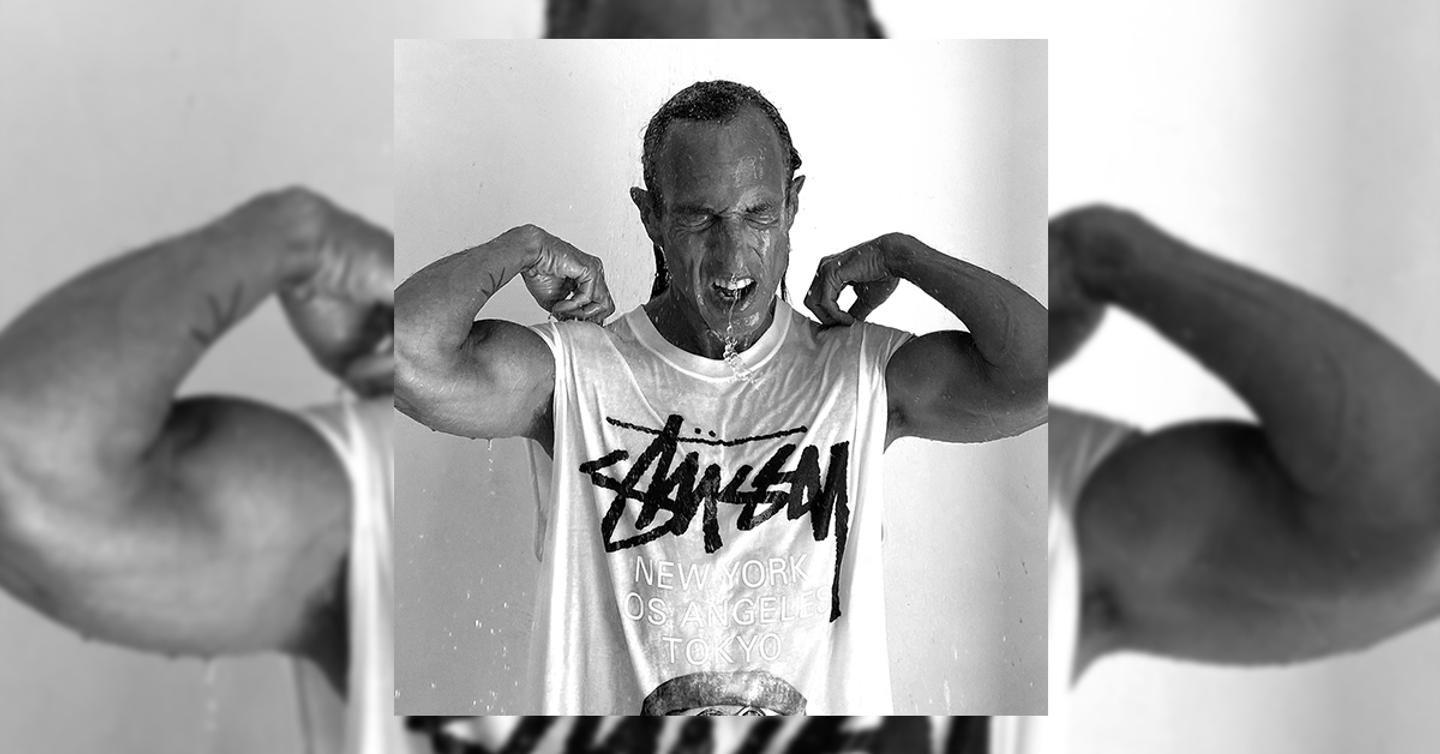 Вирджил Абло, Рик Оуэнс и Мартин Роуз создали футболки для Stüssy. Вот что получилось