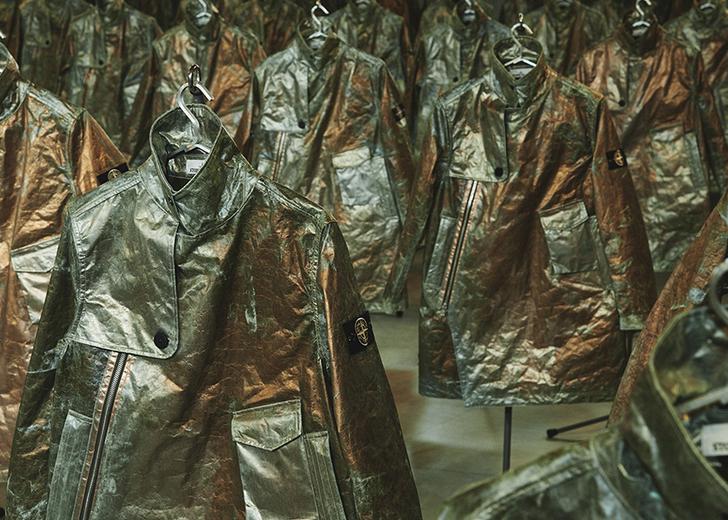 stone-island-milan-design-week-dtf-magazine Stone Island создал куртки из меди