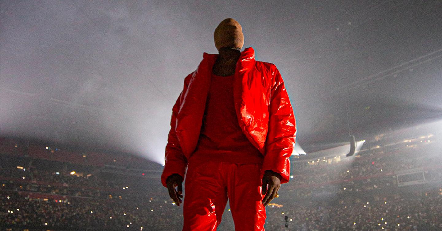 KW-donda-dtf-magazine Канье Уэст таки переехал жить на стадион. Вот его комната
