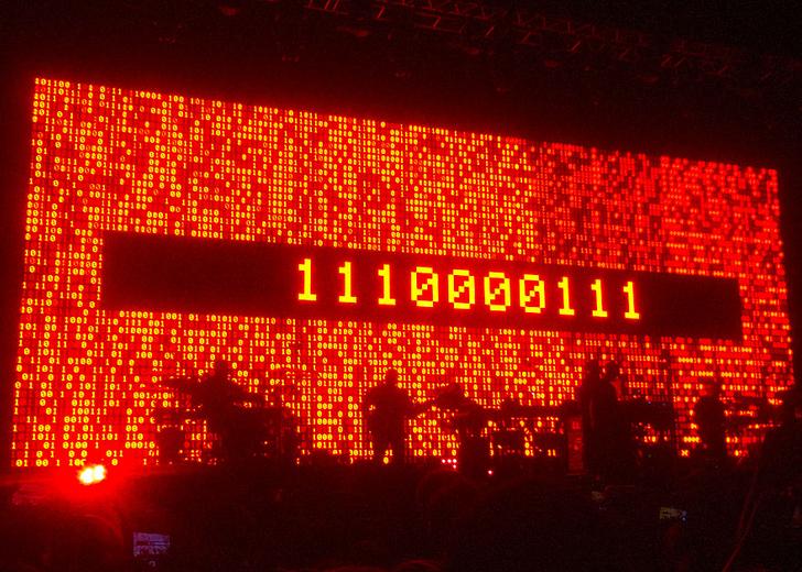«Ми у всьому цьому разом»: как прошло выступление Massive Attack в Киеве