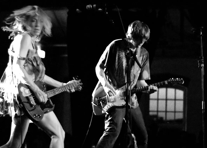 sonic youth dtf magazine Sonic Youth випустили альбом з записом свого останнього виступу в США