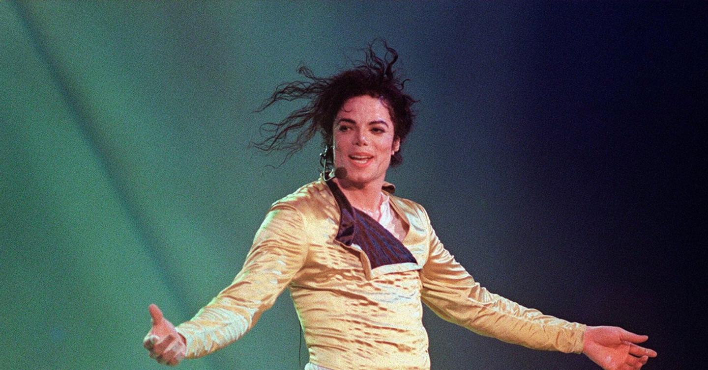 michael-jackson-2-dtf-magazine Семья Майкла Джексона может отсудить у HBO 100 миллионов долларов