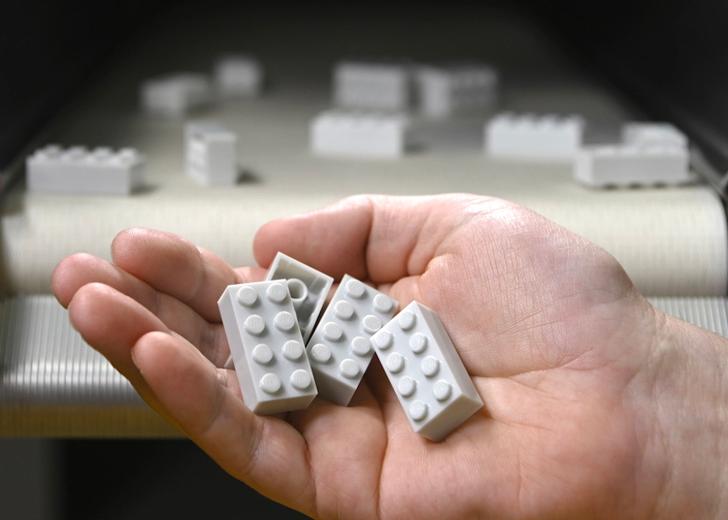 lego-plastic-dtf-magazine Lego создала детали из переработанных пластиковых бутылок