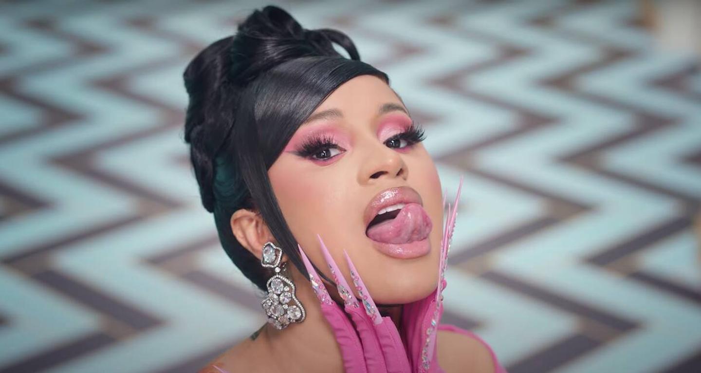 cardi b dtf magazine Cardi B стала креативным директором Playboy