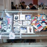 PLNGNS представив інтерактивну інсталяцію на Ukrainian Fashion Week. Учасники збирали речі з кросівок по лекалам