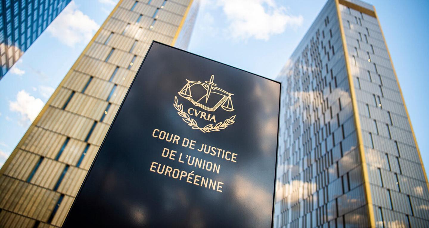 Суд Европейского союза обязал страны ЕС признавать однополые пары с детьми семьями