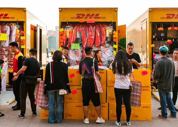 «Модный базар». Как выглядел временный магазин Vetements в Гонконге