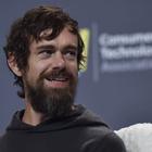 Глава Twitter продает свой первый твит как NFT-токен. Цена за сутки выросла до 2,5 млн