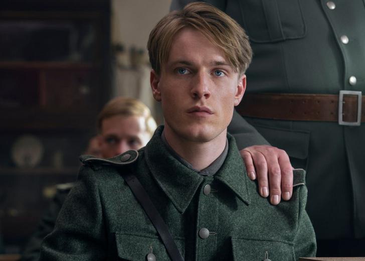 all-the-light-we-cannot-see-cover-dtf-magazine Режисер «Дивних див» Шон Леві екранізував для Netflix «Все те незриме світло». Ми з ним поговорили