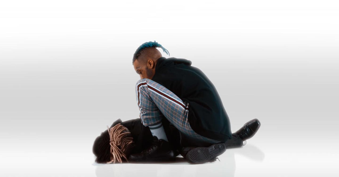 XXXTentacion дерется на собственных похоронах в новом клипе