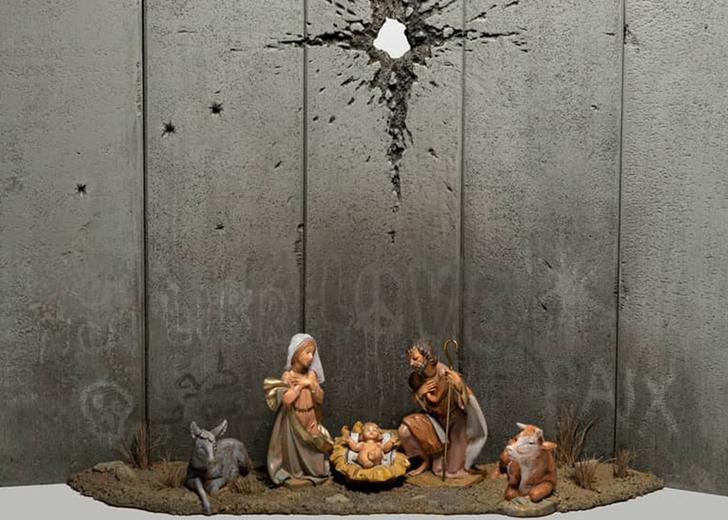 new-banksy-dtf-magazine Бэнкси показал новую работу. Это рождение Иисуса с пулевым отверстием