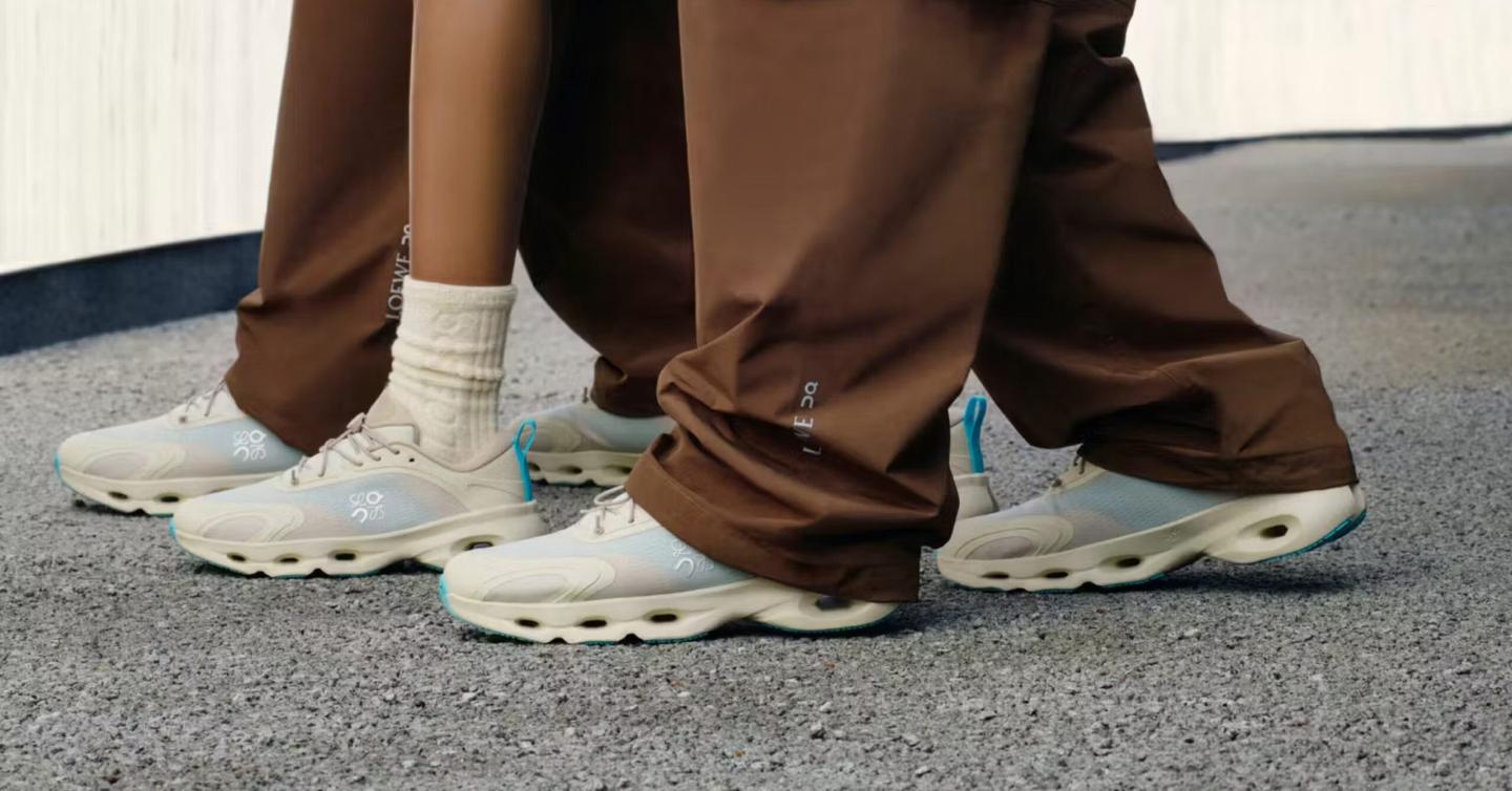 on-loewe-sneakers-cover-dtf-magazine-1 Кросівки з колаборації Loewe та On Cloudsolo