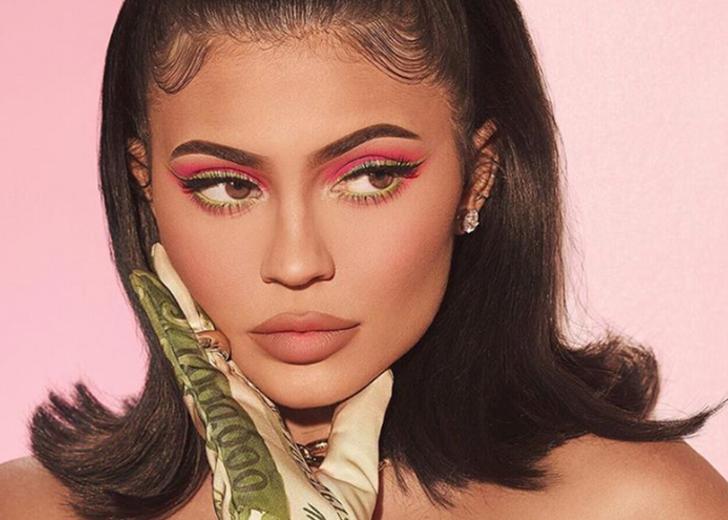 Кайли Дженнер продала большую часть акций своего бренда Kylie Cosmetics