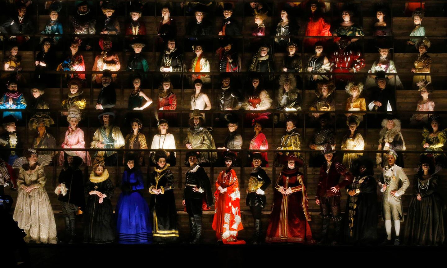 lv-louvre-show-dtf-magazine Показ Louis Vuitton в паризькому Луврі