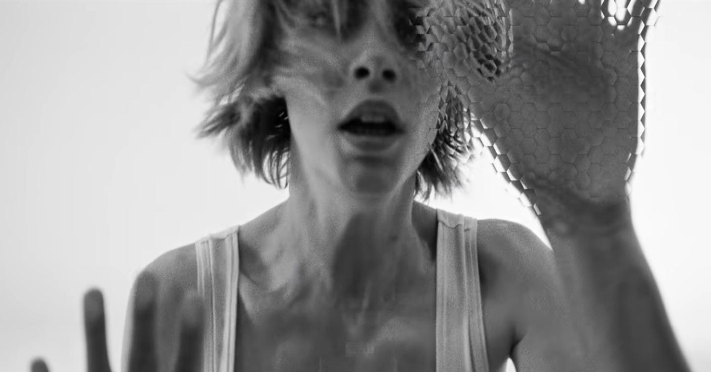cara-video-dtf-magazine Кара Делевинь снялась в антиутопическом клипе Shy FX