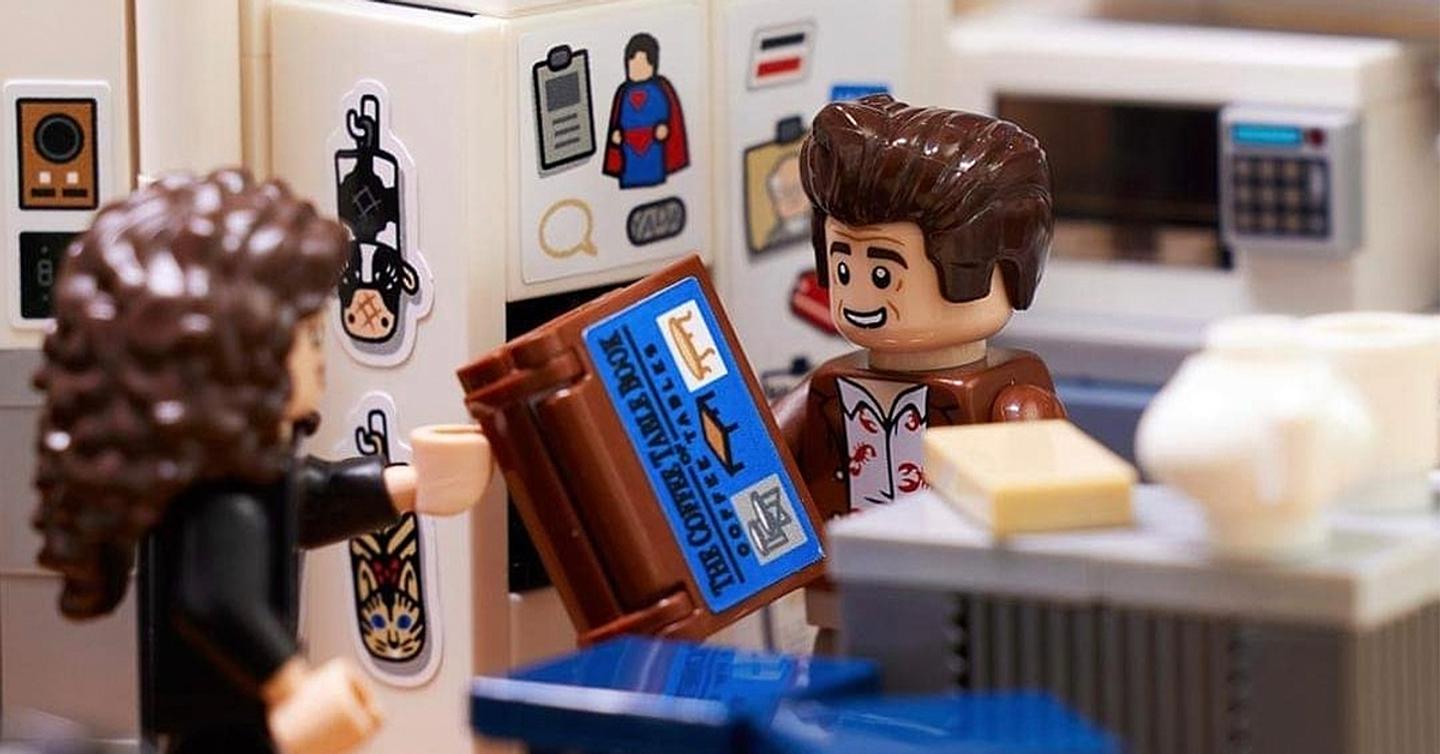 В Нидерландах воры протаранили фургоном магазин и украли оттуда LEGO и покемонов