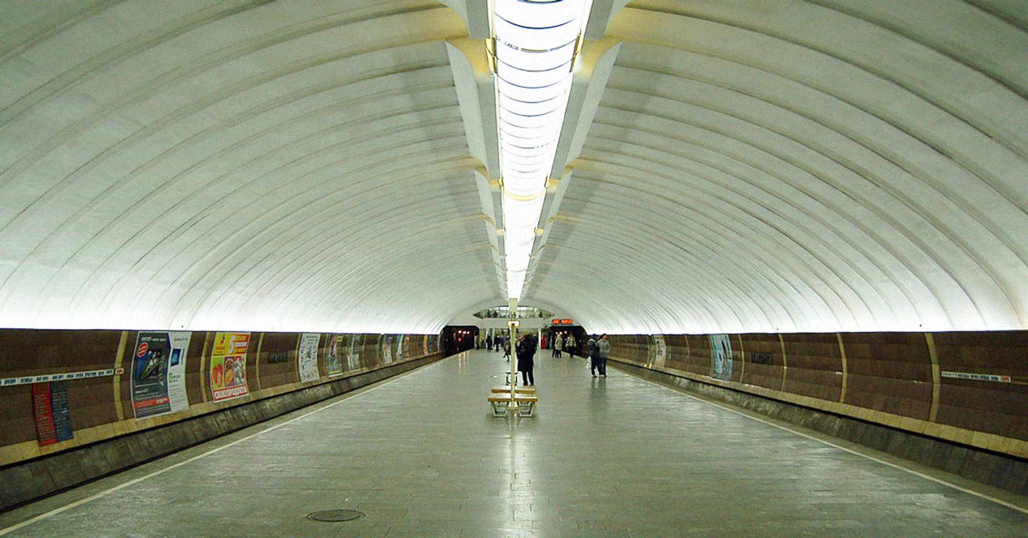 Станцию метро Осокорки разрисуют уличные художники