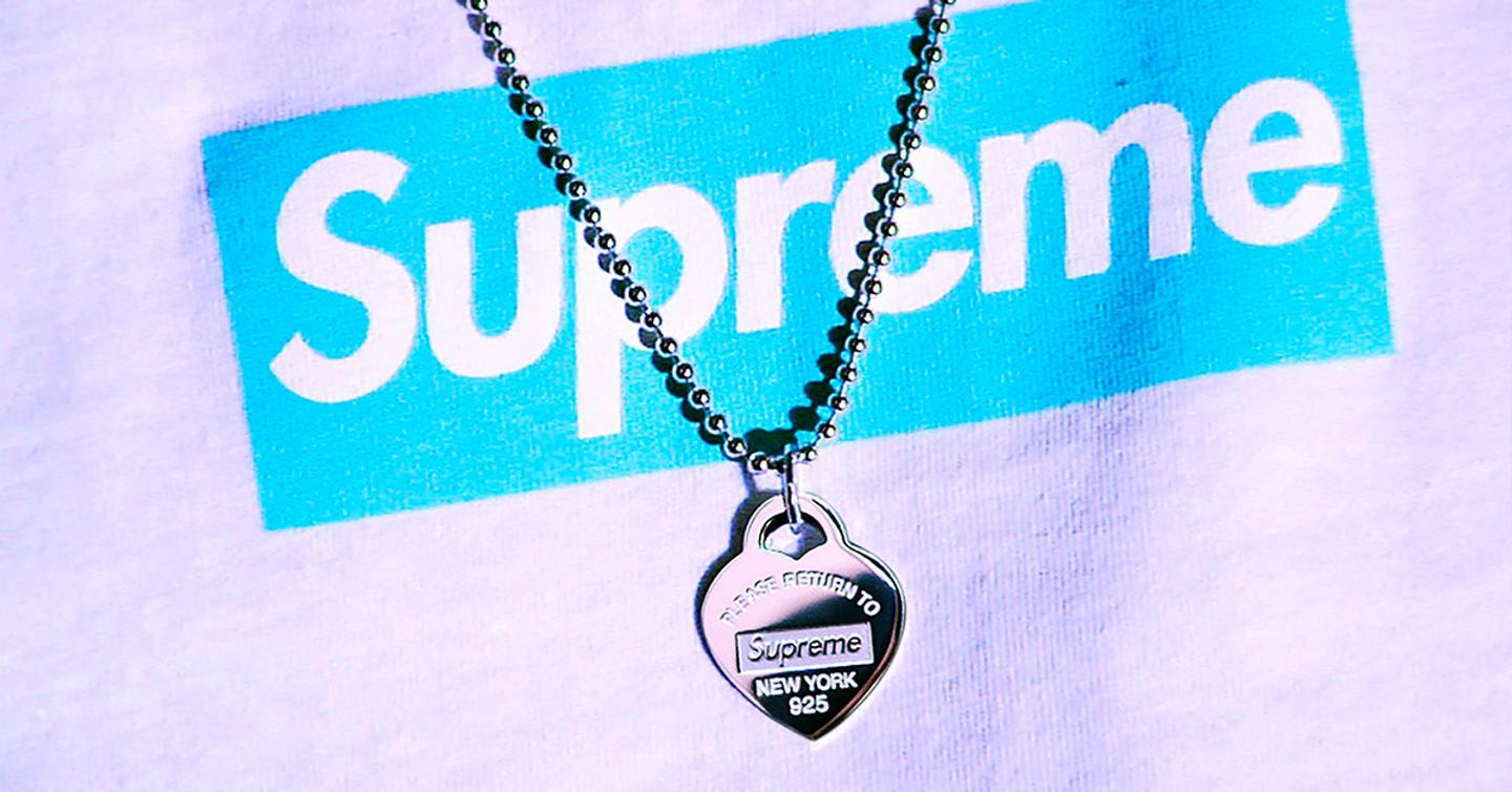 Жемчуг, брелки и сердца: Что вошло в коллаборацию Supreme и Tiffany & Co.