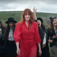 Кадр з кліпу Florence + The Machine Everybody Screams