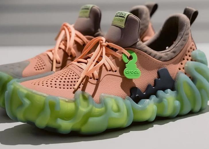 Перші кросівки Crocs та Салехі Бембері