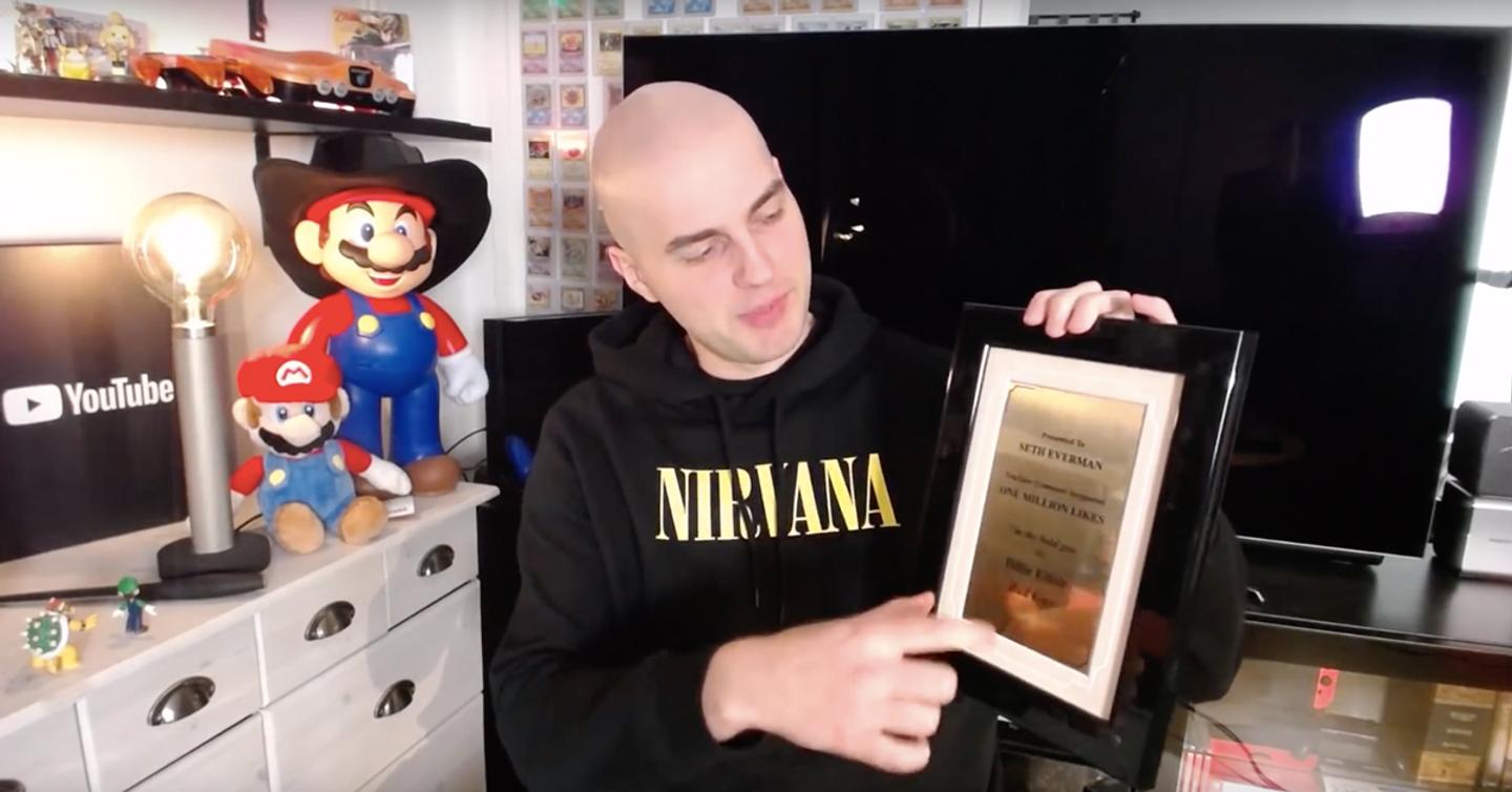 bald-guy-dtf-magazine YouTube впервые наградил пользователя за комментарий