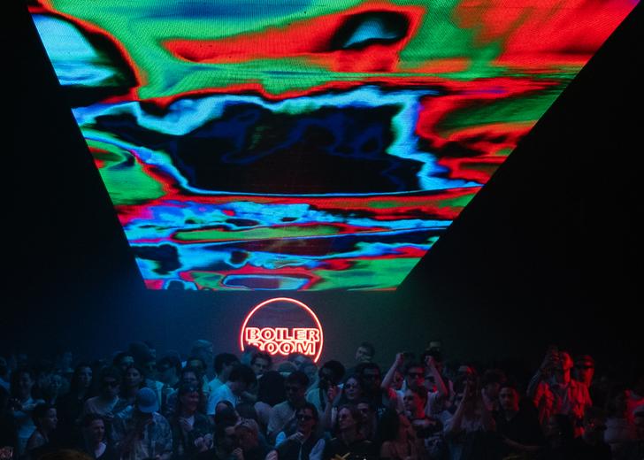 Візуал української артистки Chris Kore на фестивалі DGTL та Boiler Room