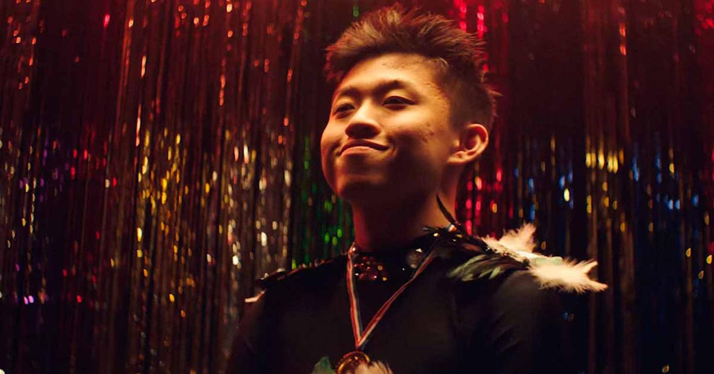 Rich Brian стал фигуристом в новом клипе