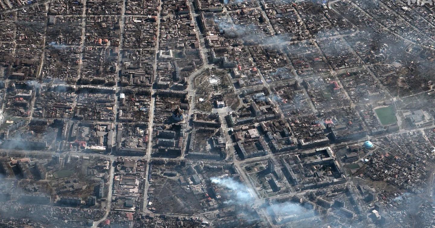 «We came to Mariupol an hour before the war». These are the speeches of Ukrainian photographers telling the world about the besieged Mariupol