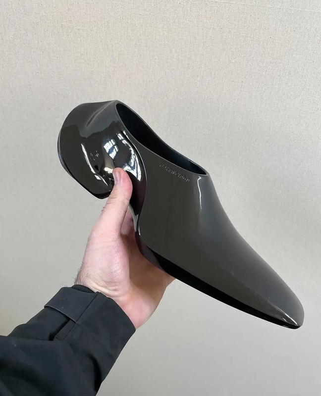 balenciaga-shoes-dtf-magazine-4