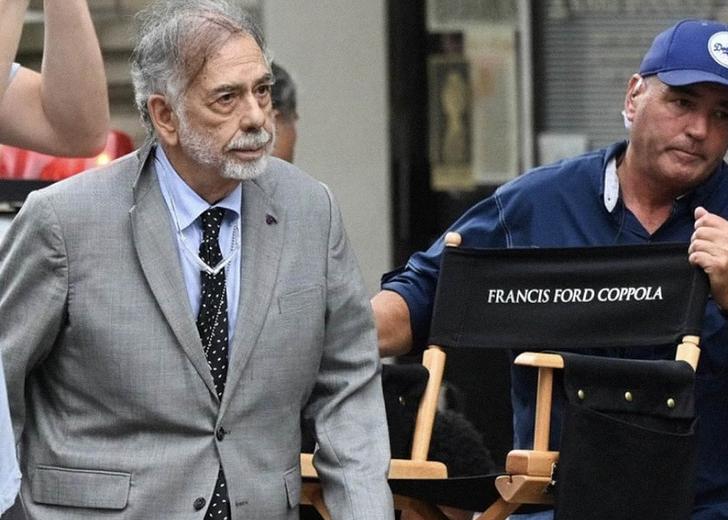 francis-ford-coppola-1-dtf-magazine Опубліковані відео, на яких Френсіс Форд Коппола цілує статисток на зніманнях «Мегалополіса»