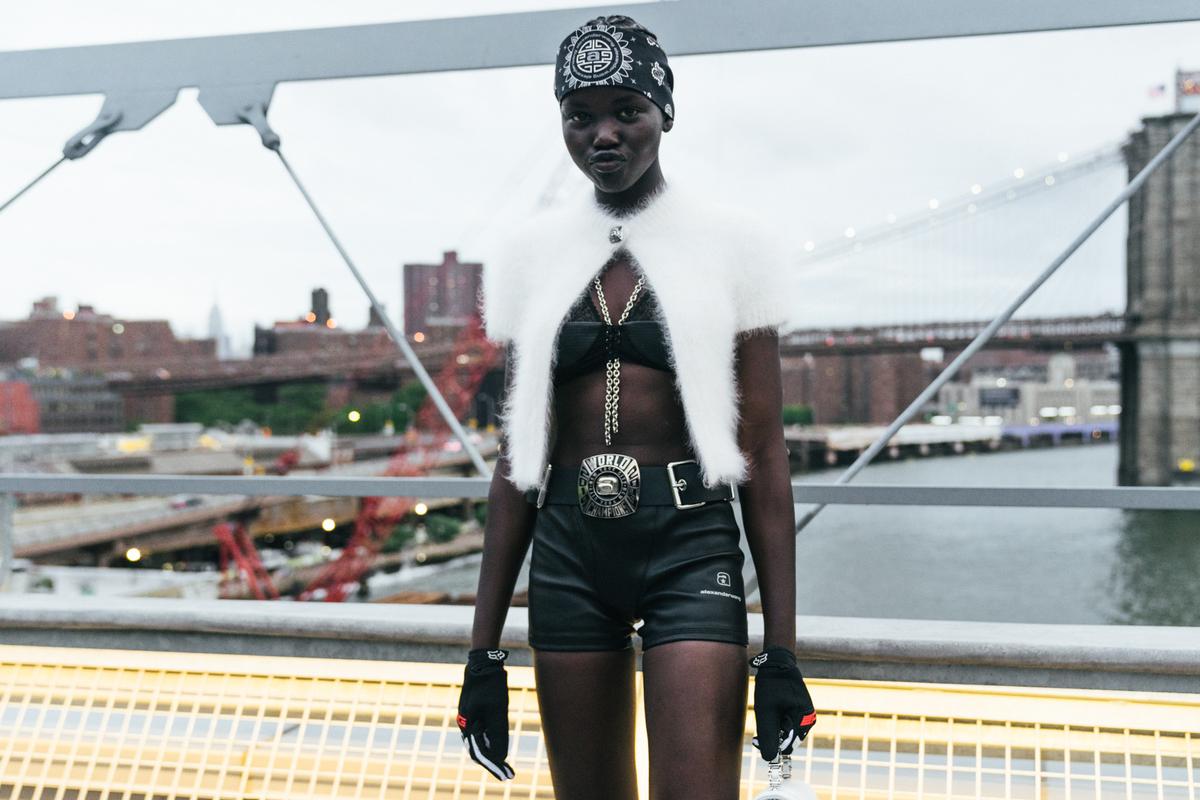 https---hypebeast.com-image-2018-06-alexander-wang-collection-1-ss19-26