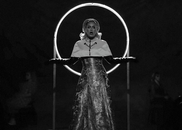 Adele-Oh-My-God-dtf-magazine Танцующие стулья и люди в новом клипе Адель