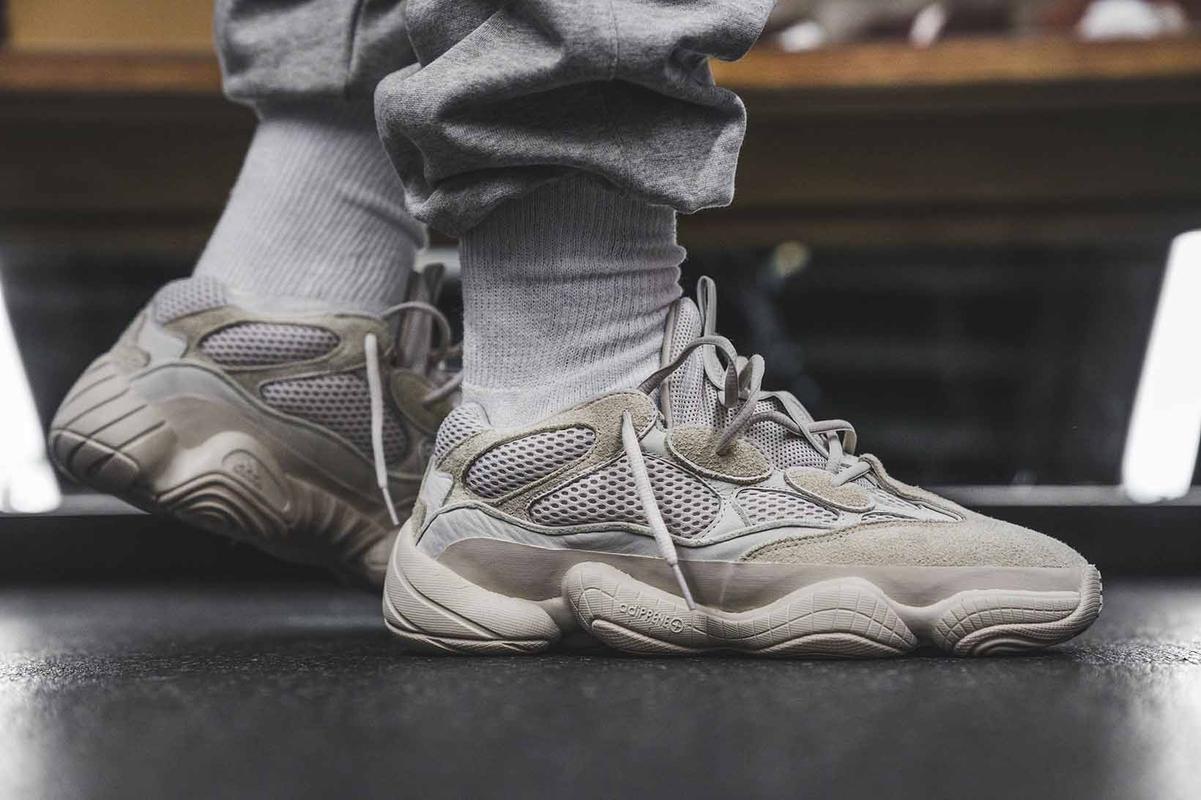 yeezy-desert-rat-500-blush-closer-look-5