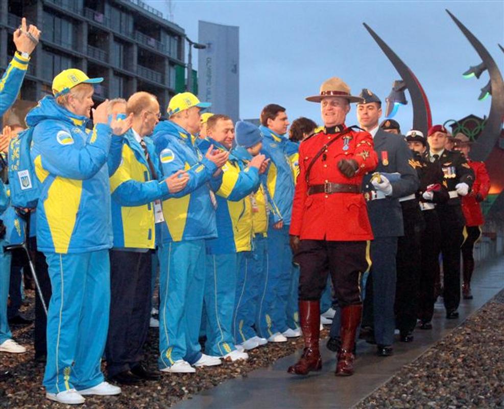 Церемонія підняття українського прапору в Олімпійському селищі Ванкувера (11 лютого 2010 року)-4000