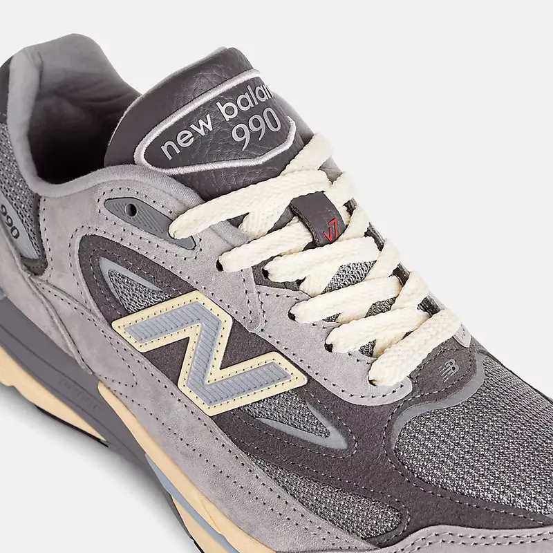 Кросівки New Balance 990v7