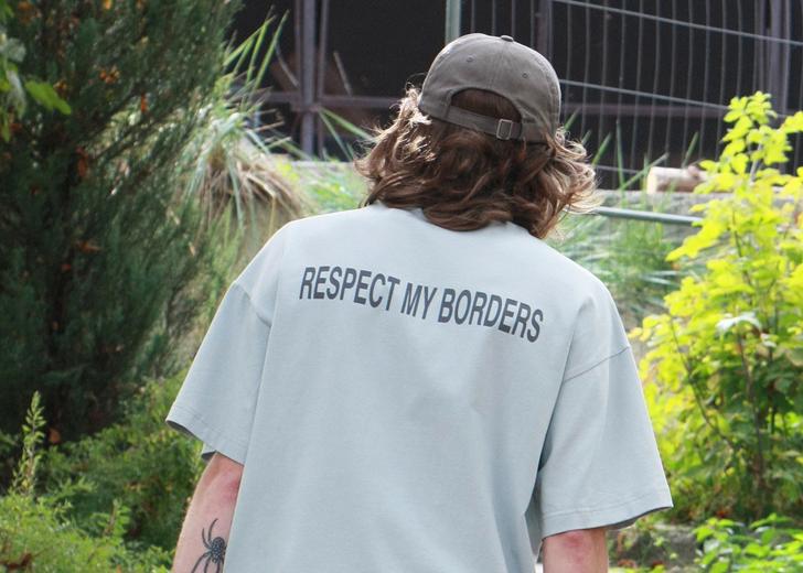 Respect My Borders: «Клуб на Кирилівській» та PIECEOFSHIRT створили новий мерч