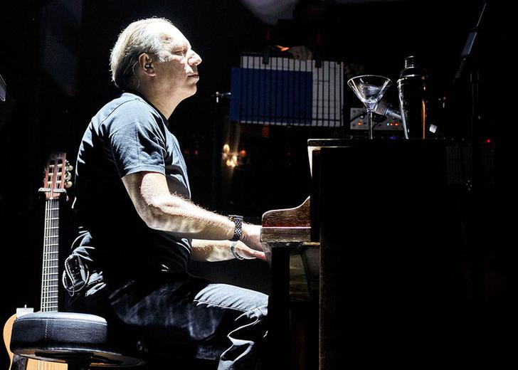 hans_zimmer_dtf_magazine Ханс Циммер завел аккаунт в TikTok и предлагает подписчикам сыграть с ним